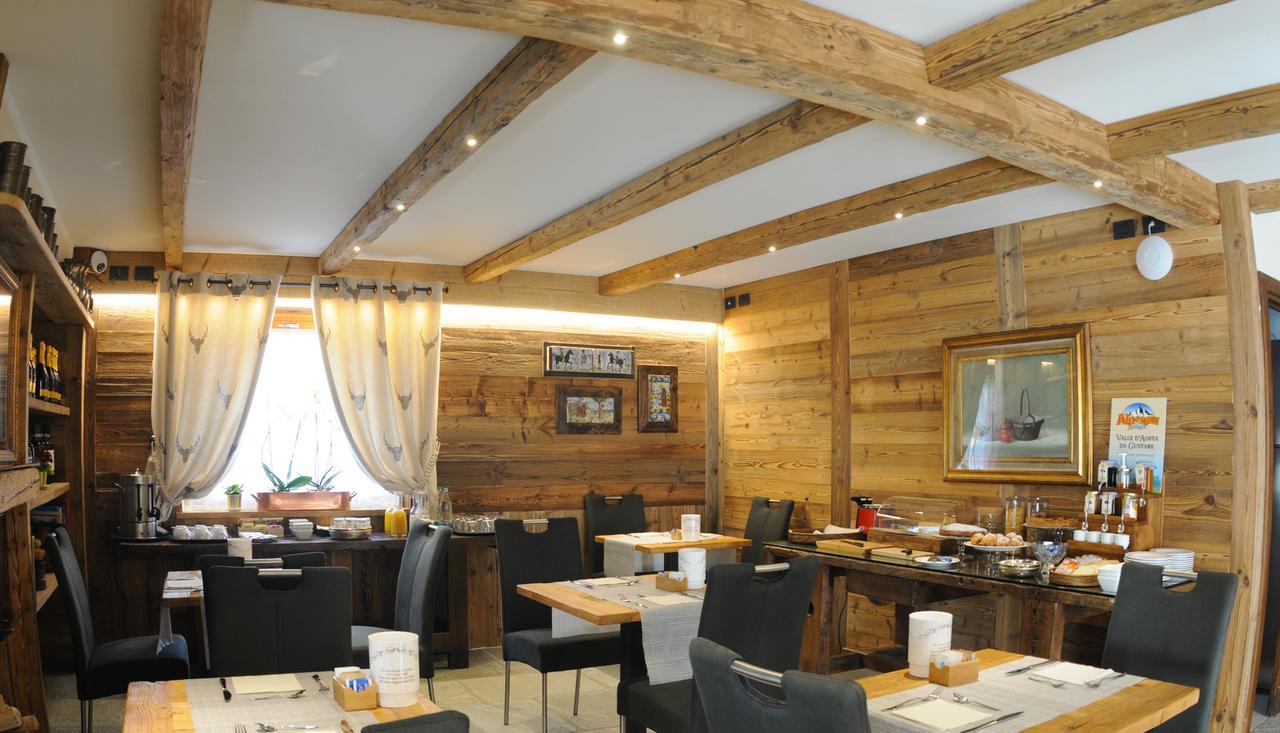 L'Abri Des Amis Hotel Courmayeur Exterior foto
